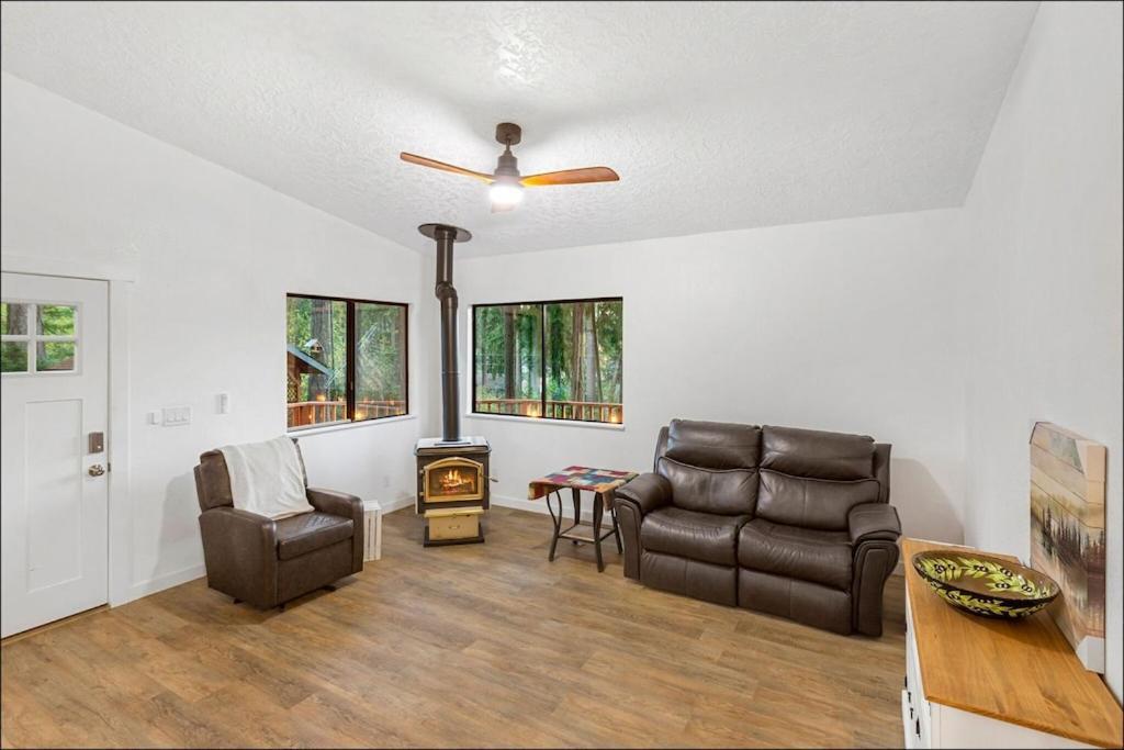 Lakebay Cottage ภายนอก รูปภาพ